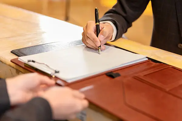 处理债务纠纷是什么法律