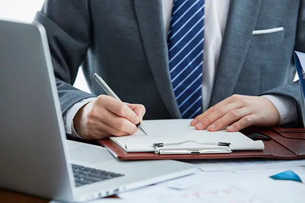 法律业务来源于什么经济